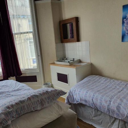 Foxhall Village Guest House Blackpool Esterno foto