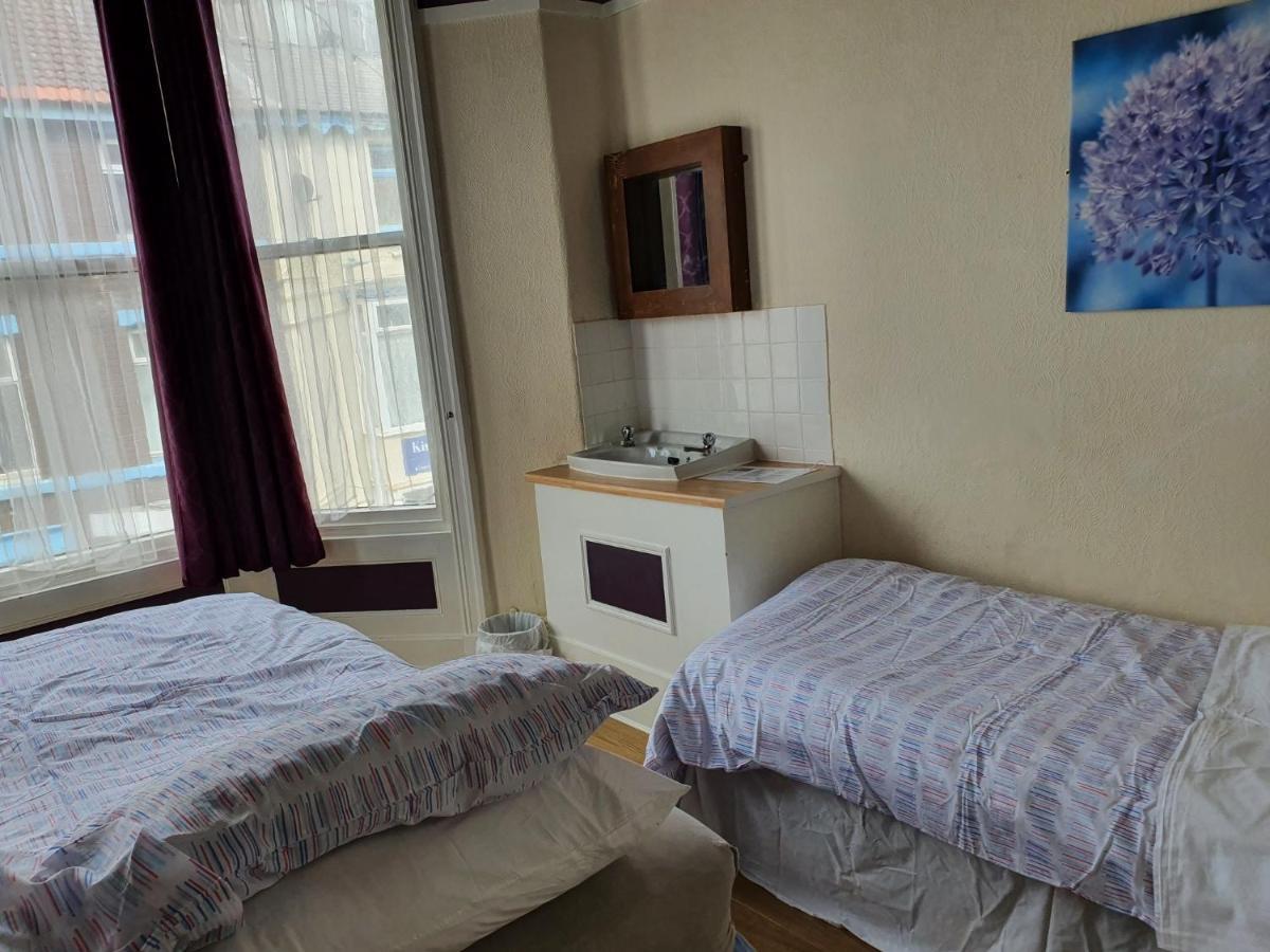 Foxhall Village Guest House Blackpool Esterno foto