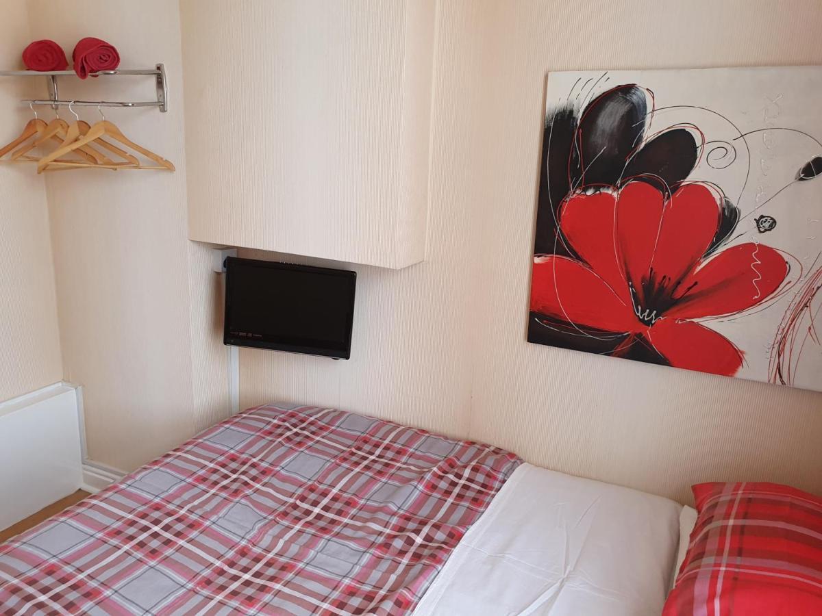 Foxhall Village Guest House Blackpool Esterno foto