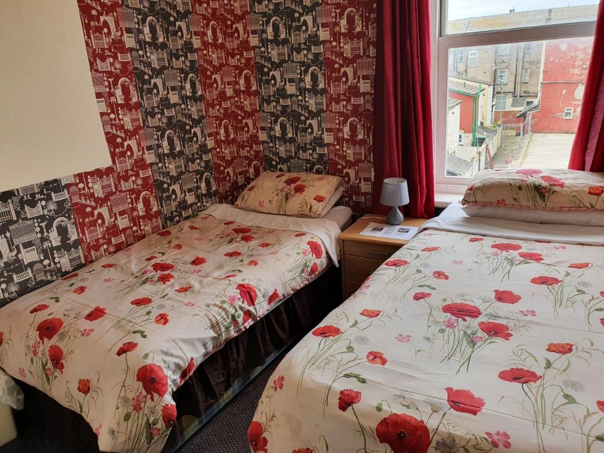 Foxhall Village Guest House Blackpool Esterno foto