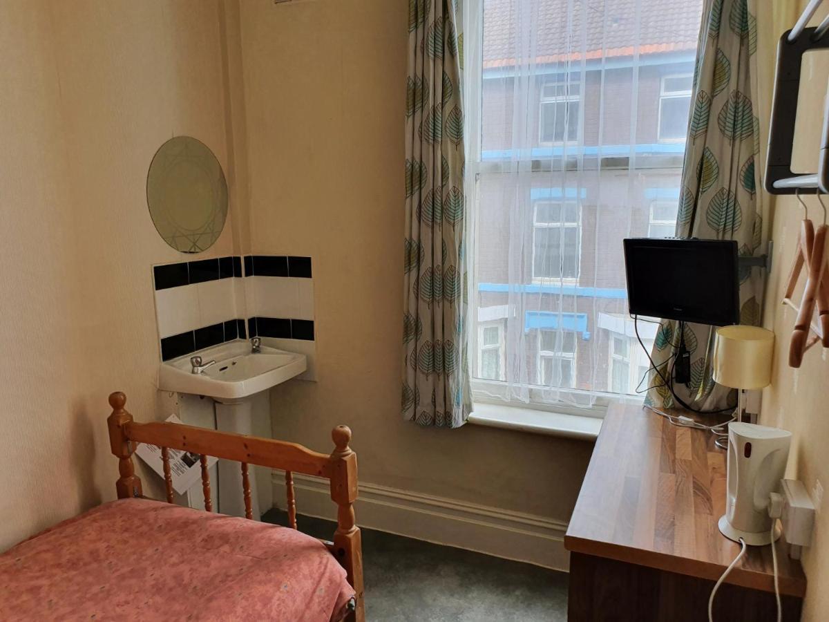 Foxhall Village Guest House Blackpool Esterno foto