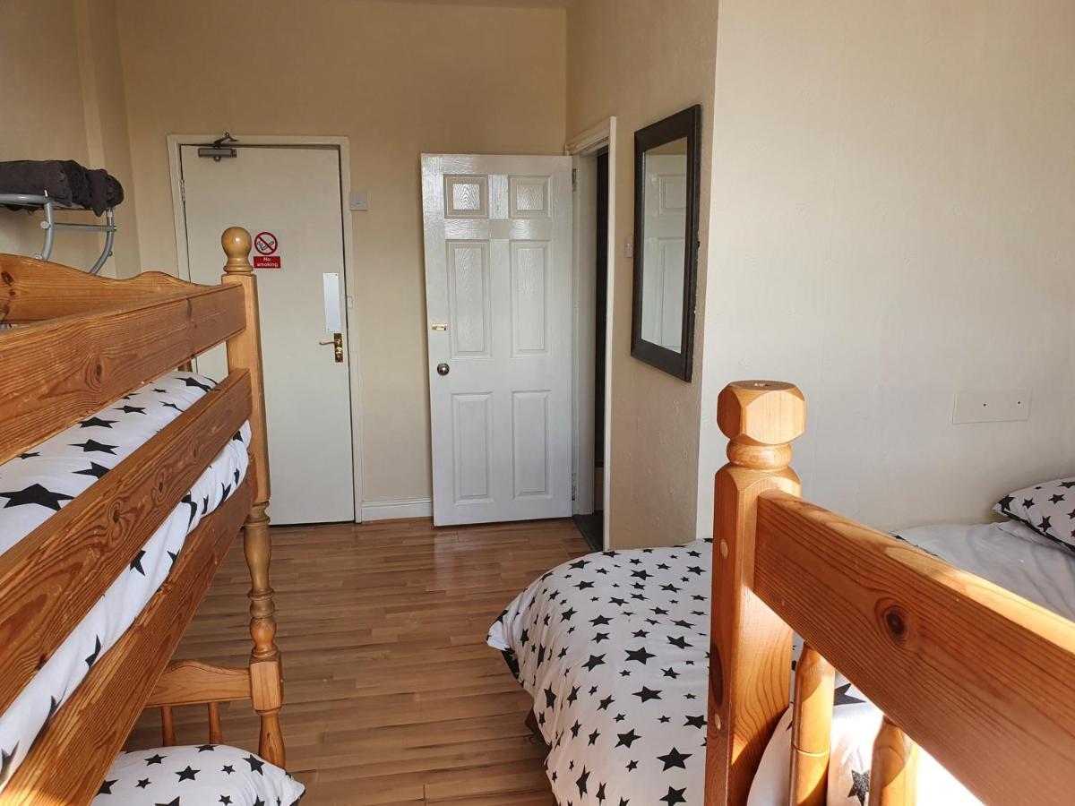 Foxhall Village Guest House Blackpool Esterno foto