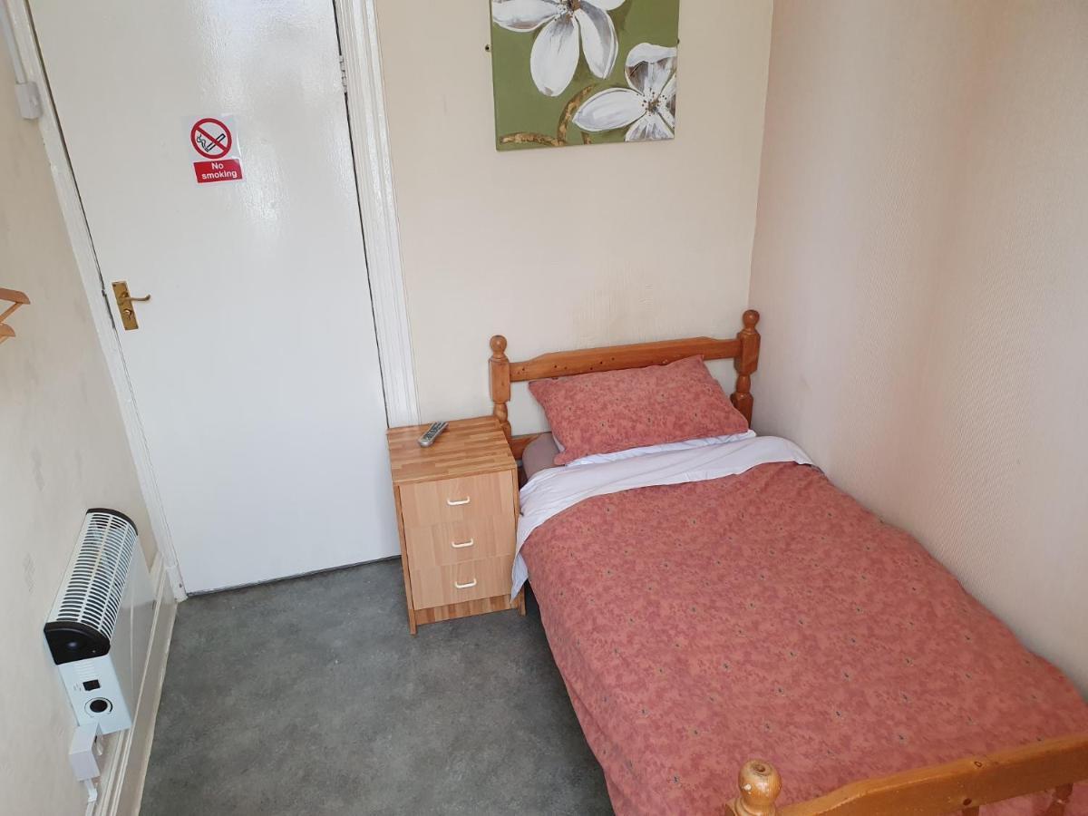 Foxhall Village Guest House Blackpool Esterno foto