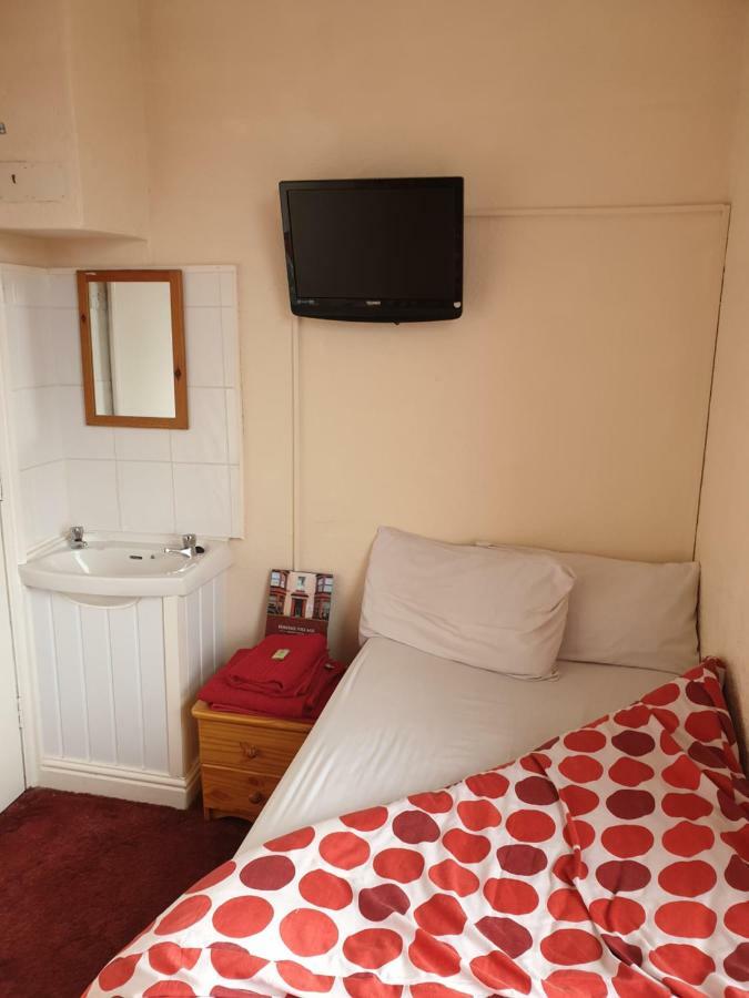 Foxhall Village Guest House Blackpool Esterno foto