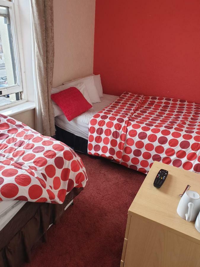 Foxhall Village Guest House Blackpool Esterno foto