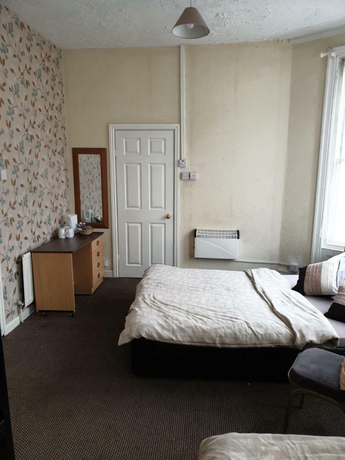 Foxhall Village Guest House Blackpool Esterno foto