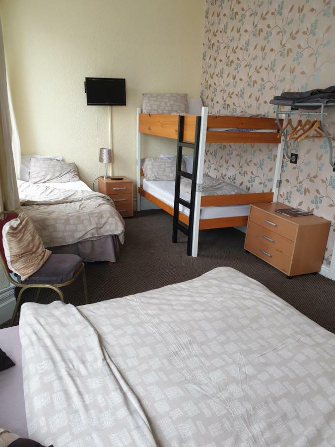 Foxhall Village Guest House Blackpool Esterno foto